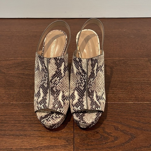 Bcbg MaxAzria Women’s Snakeskin Peep Toe Platform Sandals Size 8.5 - Picture 2 of 7
